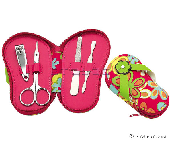 Leather manicure set with zipper